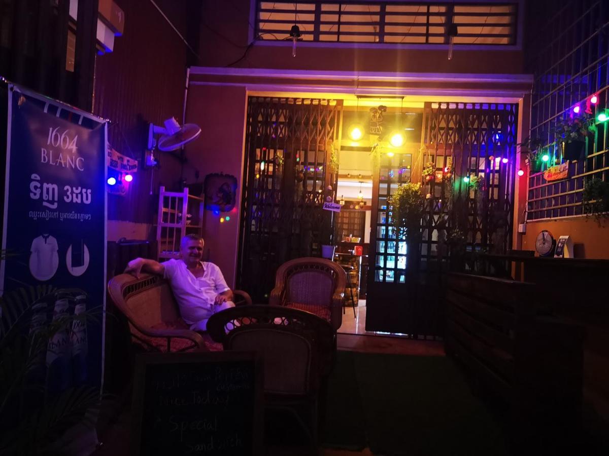 Peri Evi Hostel Phnom Penh Bassac Lane Exterior photo