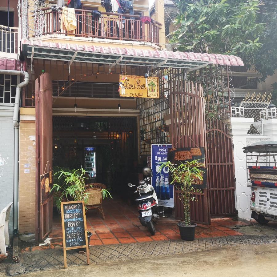 Peri Evi Hostel Phnom Penh Bassac Lane Exterior photo