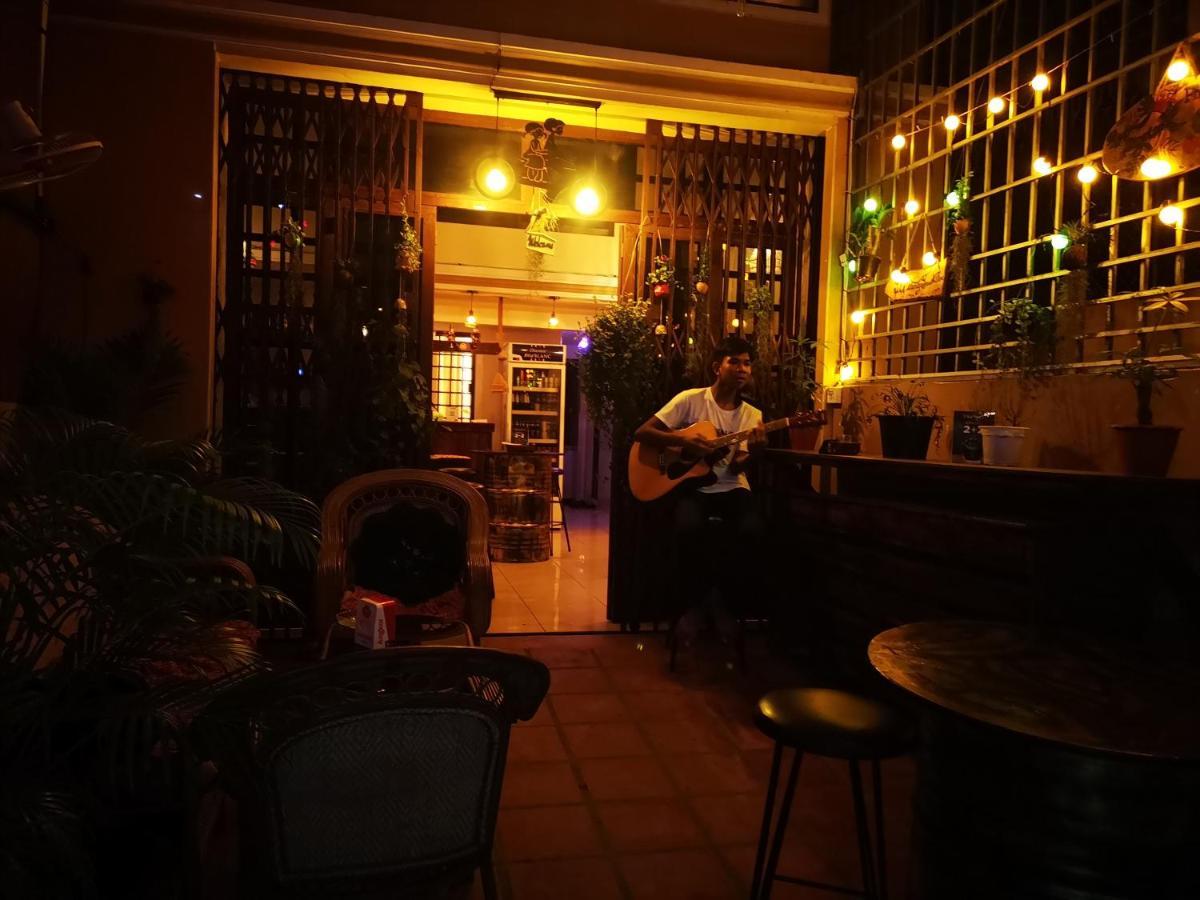 Peri Evi Hostel Phnom Penh Bassac Lane Exterior photo