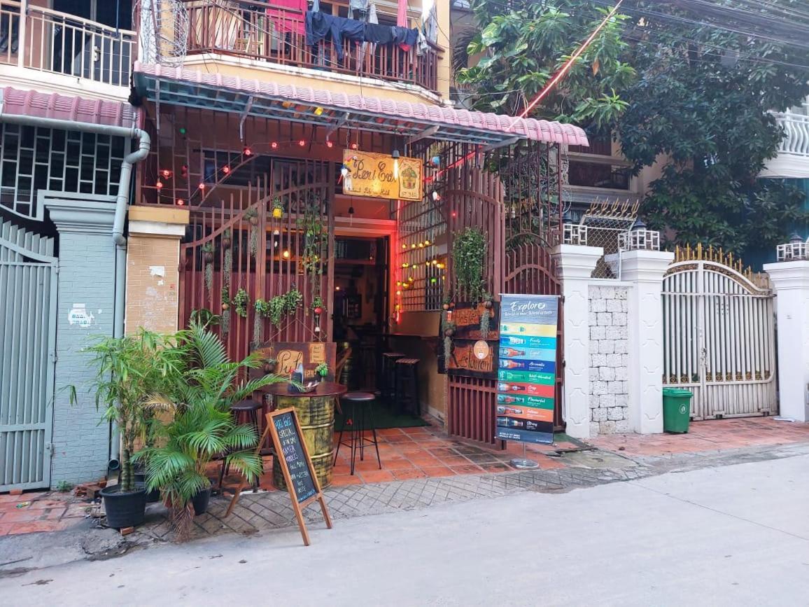 Peri Evi Hostel Phnom Penh Bassac Lane Exterior photo