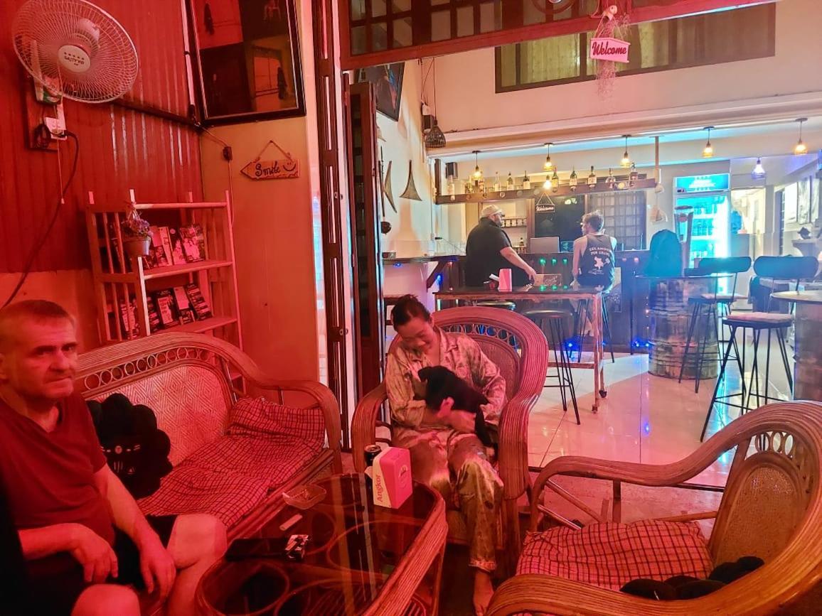 Peri Evi Hostel Phnom Penh Bassac Lane Exterior photo