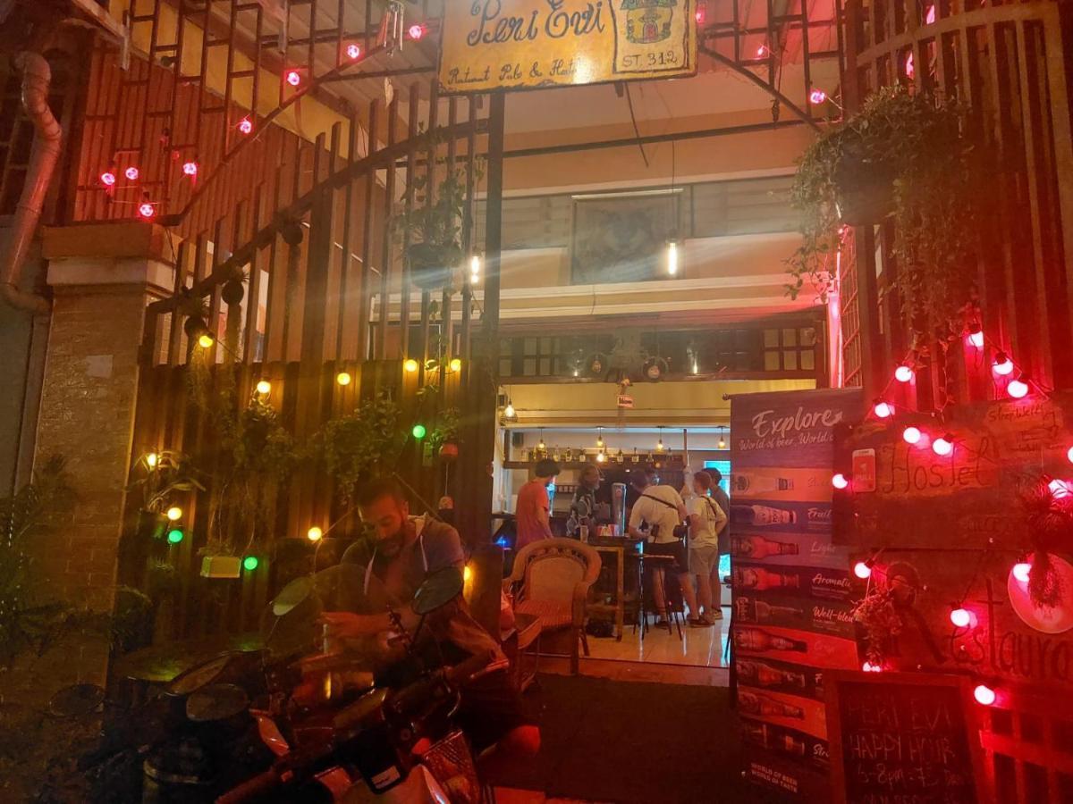Peri Evi Hostel Phnom Penh Bassac Lane Exterior photo