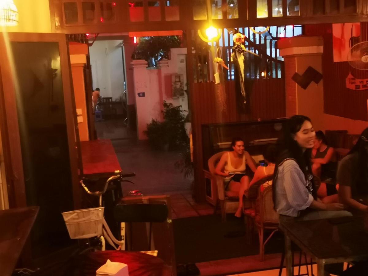 Peri Evi Hostel Phnom Penh Bassac Lane Exterior photo