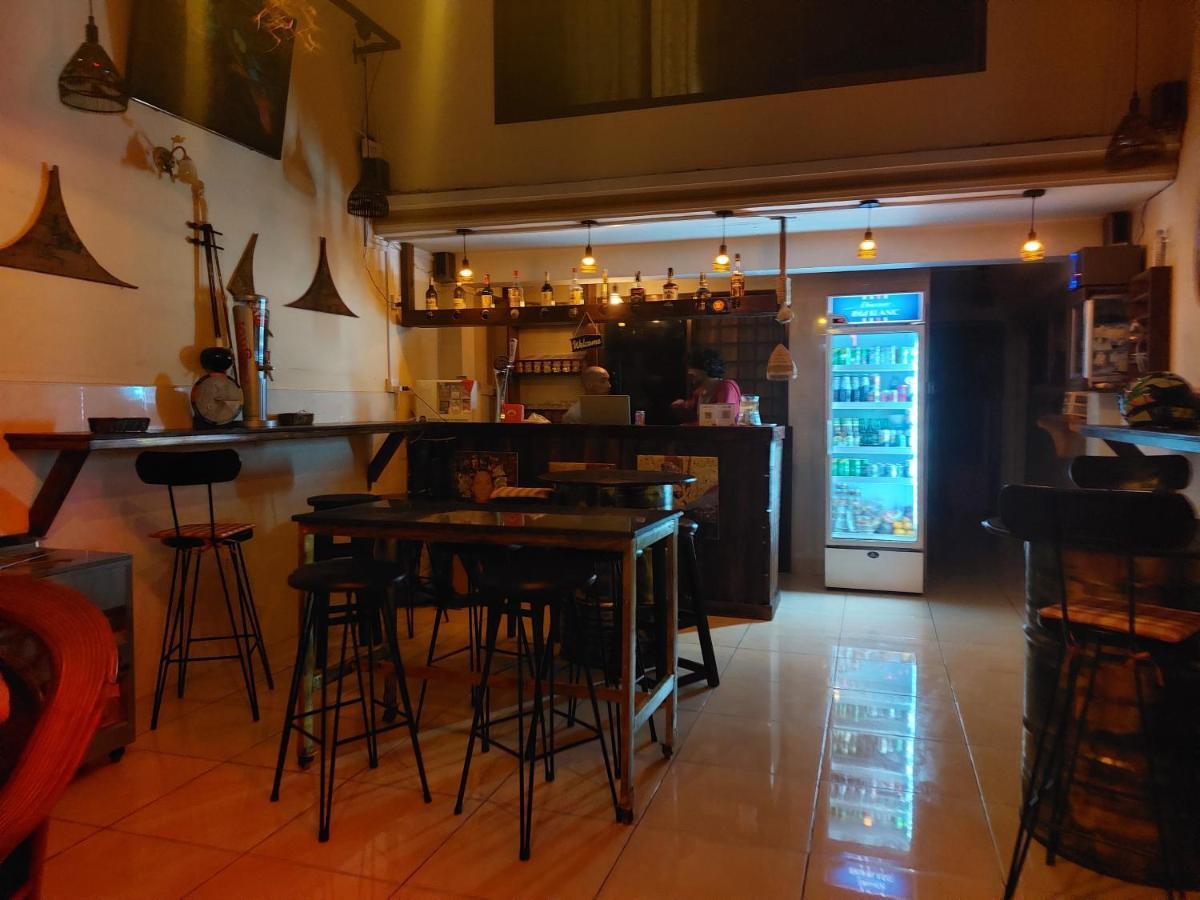 Peri Evi Hostel Phnom Penh Bassac Lane Exterior photo