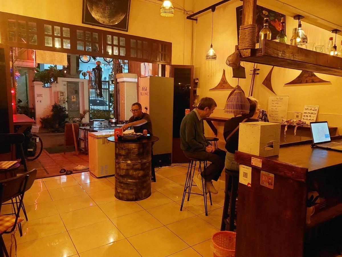 Peri Evi Hostel Phnom Penh Bassac Lane Exterior photo