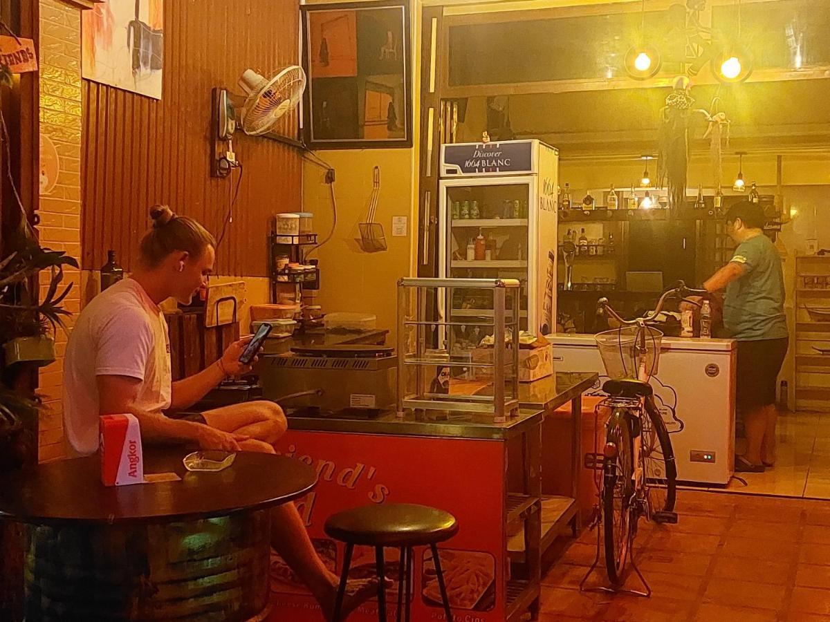 Peri Evi Hostel Phnom Penh Bassac Lane Exterior photo